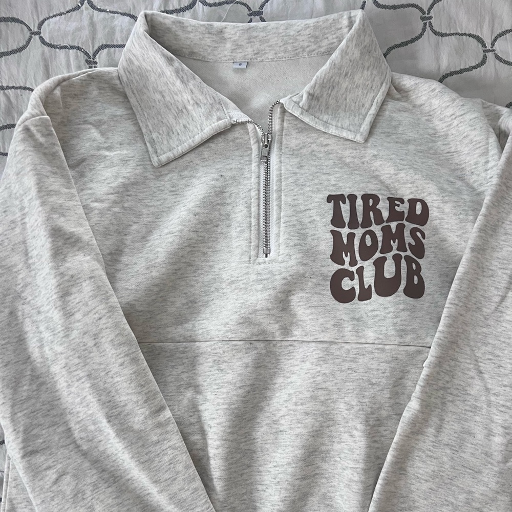Breastfeeding sweatshirt
